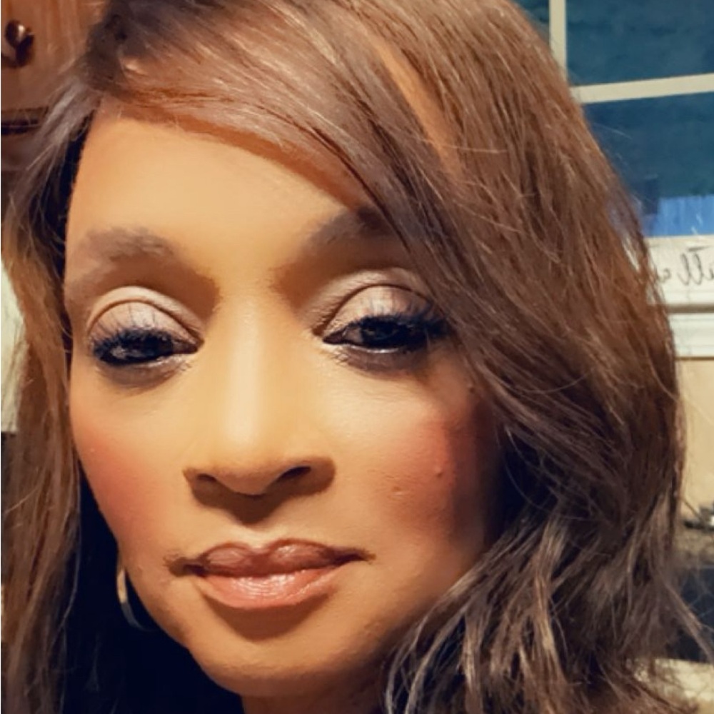Meet your Posher, Lawana